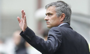 mourinho_saluta_296